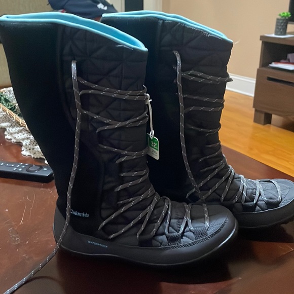 New Columbia winter boots, breathable, 200g isolant, lightweight, and waterproof - Picture 1 of 6